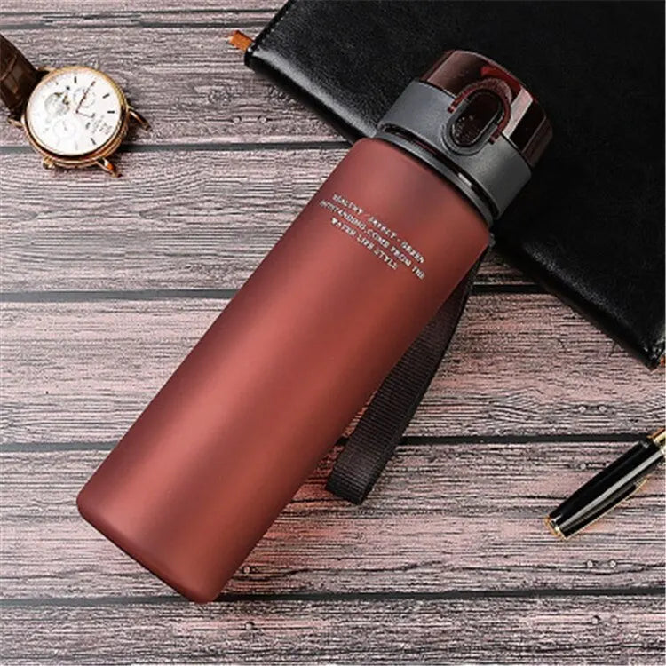 Brand BPA Free Leak Proof Sports Water Bottle High Quality Tour Hiking Portable My Favorite Drink Bottles  560ml