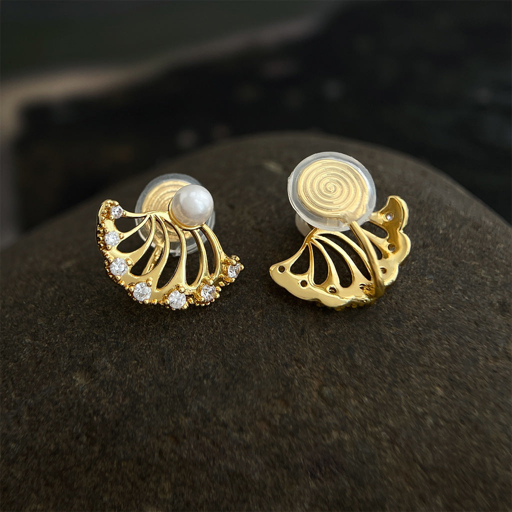 Silver Needle Hollow Swing Pearl Earrings